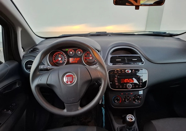 Fiat Punto cena 30000 przebieg: 81538, rok produkcji 2017 z Gdańsk małe 121